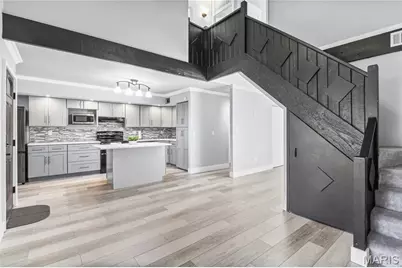 1042 Humber Circle, Saint Louis, MO 63129 - Photo 9