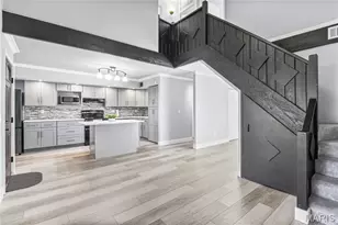 1042 Humber Cir, Saint Louis, MO 63129 - Photo 9