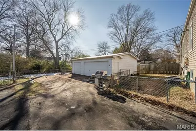 10212 Saint Arthur Lane, Saint Ann, MO 63074 - Photo 9