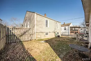 10212 St Arthur Ln, Saint Ann, MO 63074 - Photo 11