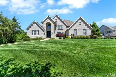 18239 Canyon Forest Court, Chesterfield, MO 63005 - Photo 3