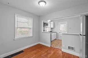 10175 Cloverdale Dr, Saint Louis, MO 63136 - Photo 9