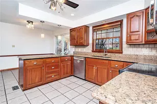 5137 Carriage Trace Dr, Saint Louis, MO 63128 - Photo 17