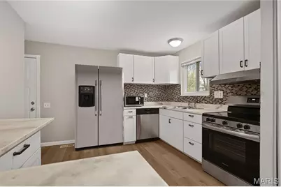 2818 Quenley Street, Saint Charles, MO 63301 - Photo 9