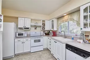 917 Hawthorn Ave, Saint Charles, MO 63301 - Photo 11