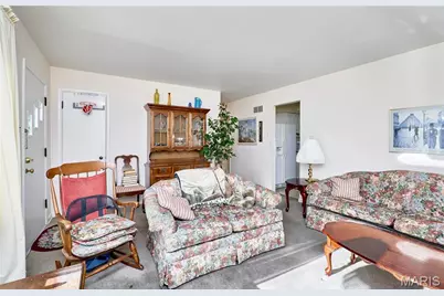 917 Hawthorn Avenue, Saint Charles, MO 63301 - Photo 9