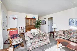 917 Hawthorn Ave, Saint Charles, MO 63301 - Photo 9