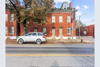 805 Russell Boulevard, Saint Louis, MO 63104 - Photo 3