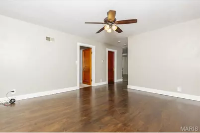 829 Perry Street, Saint Charles, MO 63301 - Photo 3