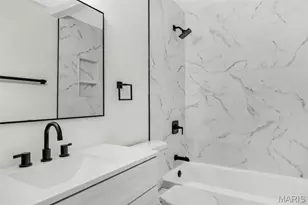 2499 Dordogne Dr, Maryland Heights, MO 63043 - Photo 25