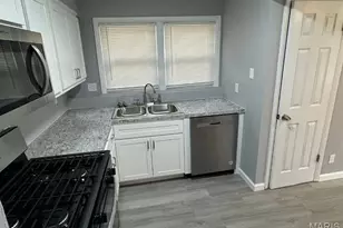 8576 Kathlyn Dr, Saint Louis, MO 63134 - Photo 5