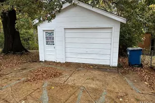 8576 Kathlyn Dr, Saint Louis, MO 63134 - Photo 9