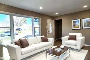 9808 Zykan Dr, Saint Louis, MO 63114 - Photo 3