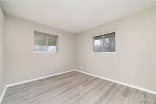 10769 Spring Garden Dr, Saint Louis, MO 63137 - Photo 9