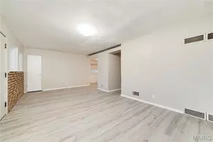 10769 Spring Garden Dr, Saint Louis, MO 63137 - Photo 3