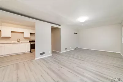 10769 Spring Garden Drive, Saint Louis, MO 63137 - Photo 5