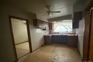 5101 Rockingham Dr, Saint Louis, MO 63121 - Photo 9