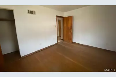 5101 Rockingham Drive, Saint Louis, MO 63121 - Photo 13