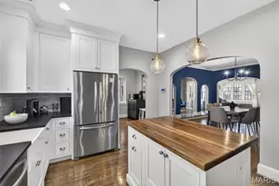 7437 Stratford Ave, University City, MO 63130 - Photo 9