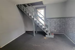 343 Midridge Dr, Saint Louis, MO 63137 - Photo 5