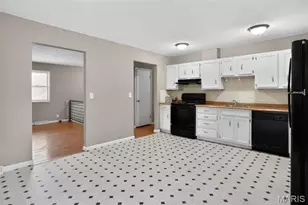 9157 Victory Ave, Saint Louis, MO 63136 - Photo 11