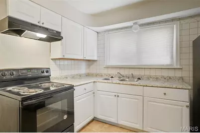 613 Plantmore Drive, Saint Louis, MO 63135 - Photo 13