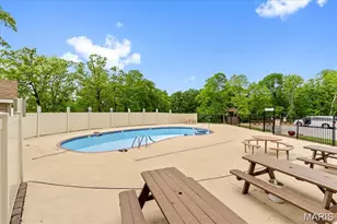 2745 Westphalia Ct, Saint Louis, MO 63129 - Photo 25