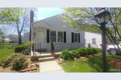 8820 Bridgeport Avenue, Brentwood, MO 63144 - Photo 1