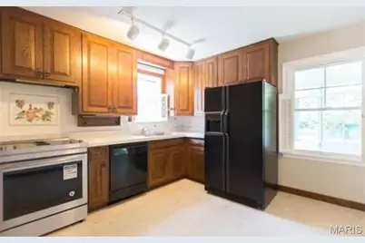 8820 Bridgeport Avenue, Brentwood, MO 63144 - Photo 5