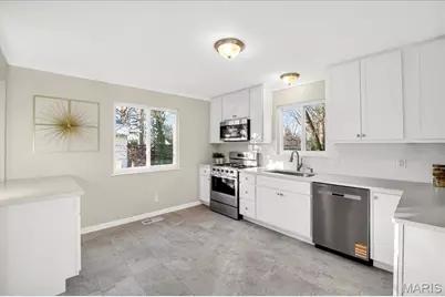 10471 Canter Way, Overland, MO 63114 - Photo 11