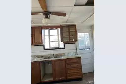 5300 Bermuda Drive, Normandy, MO 63121 - Photo 9