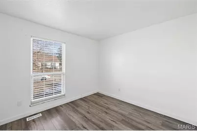 548 Rancho Lane, Saint Louis, MO 63031 - Photo 21