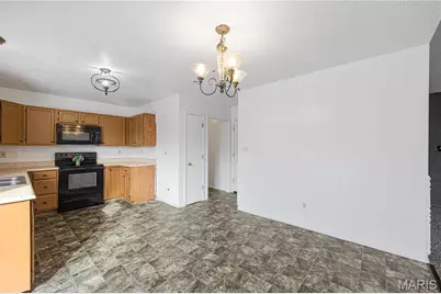 548 Rancho Lane, Saint Louis, MO 63031 - Photo 9