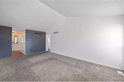 548 Rancho Lane, Saint Louis, MO 63031 - Photo 7