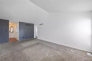 548 Rancho Ln, Saint Louis, MO 63031 - Photo 7