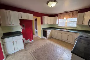 1 Silverwoods Ln, Fenton, MO 63026 - Photo 9