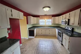 1 Silverwoods Ln, Fenton, MO 63026 - Photo 7