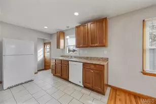 10224 Dandridge Dr, Saint Louis, MO 63123 - Photo 9