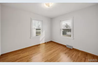 10224 Dandridge Drive, Saint Louis, MO 63123 - Photo 11