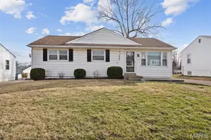 10224 Dandridge Dr, Saint Louis, MO 63123 - Photo 1