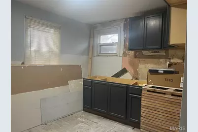 8327 Eton Place, Saint Louis, MO 63136 - Photo 11