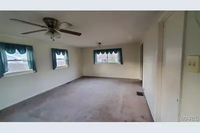 195 Clearview Drive, Florissant, MO 63033 - Photo 11