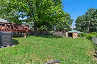 9434 Brenda Avenue, Saint Louis, MO 63123 - Photo 35