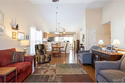 10184 Carlton Place Court, Saint Louis, MO 63123 - Photo 5