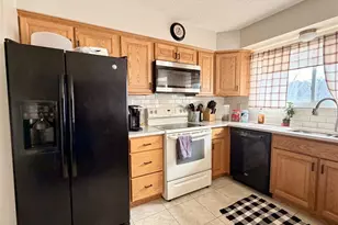 4079 Bradford Dr, Saint Charles, MO 63304 - Photo 5