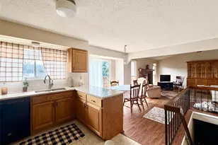 4079 Bradford Dr, Saint Charles, MO 63304 - Photo 7