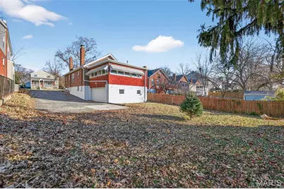 9010 Madge Avenue, Brentwood, MO 63144 - Photo 43