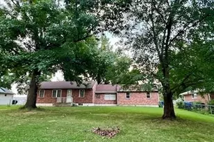 131 Holloway Rd, Ballwin, MO 63011 - Photo 3