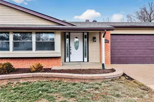 4815 Brookton Way, Saint Louis, MO 63128 - Photo 3