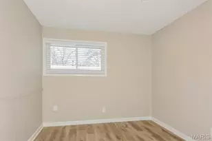 8412 Chalons Ct, Saint Louis, MO 63134 - Photo 13